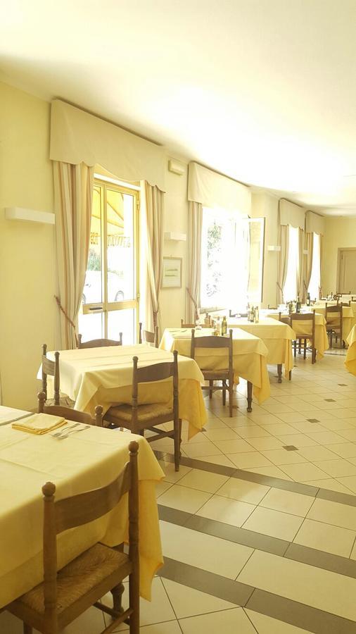 Albergo Savoia Ospedaletti Luaran gambar